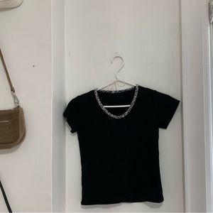 Brandy Melville Black ashlyn top with a cheetah print lining on the top